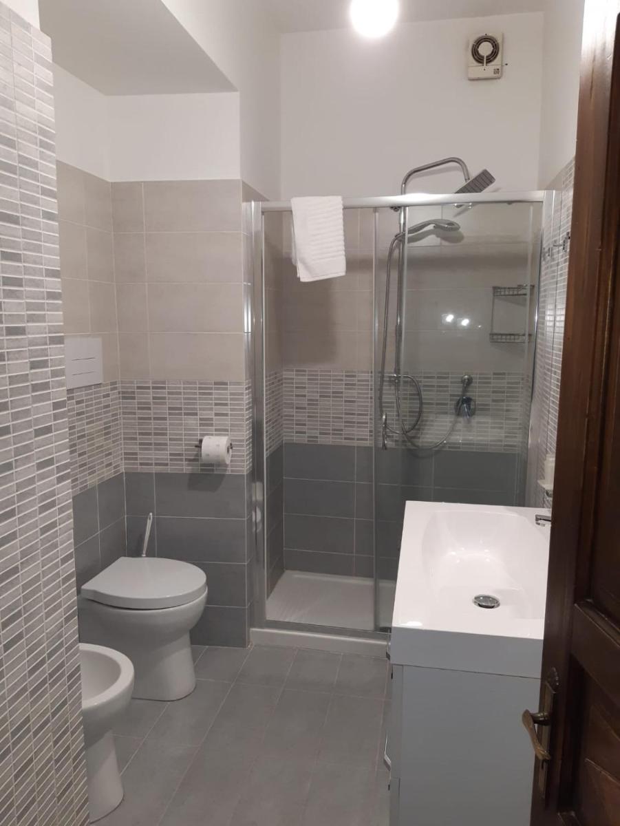 Oikos Apartment - Housity