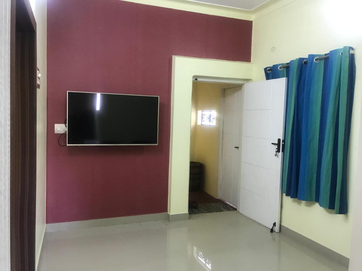 Menaka Bhavan - Housity