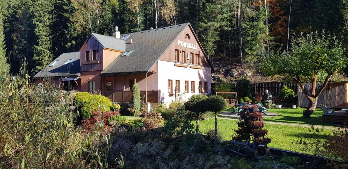 Podskalí Adršpach - Housity