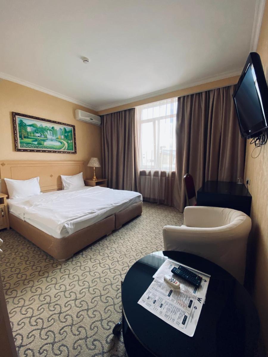 Sunflow Park Hotel - Housity