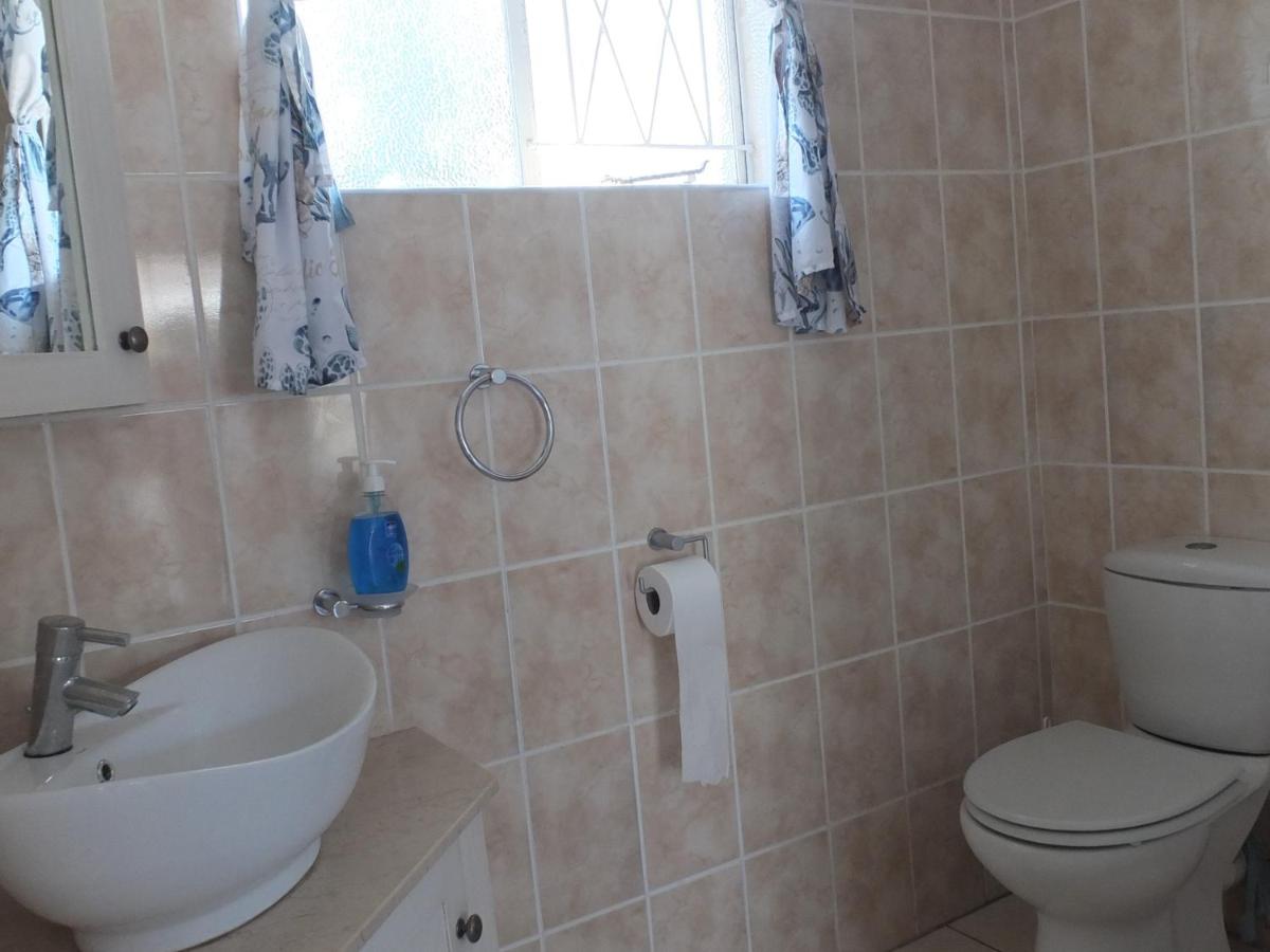 Suitetrails - Heron Place sunny self-catering garden flatlet