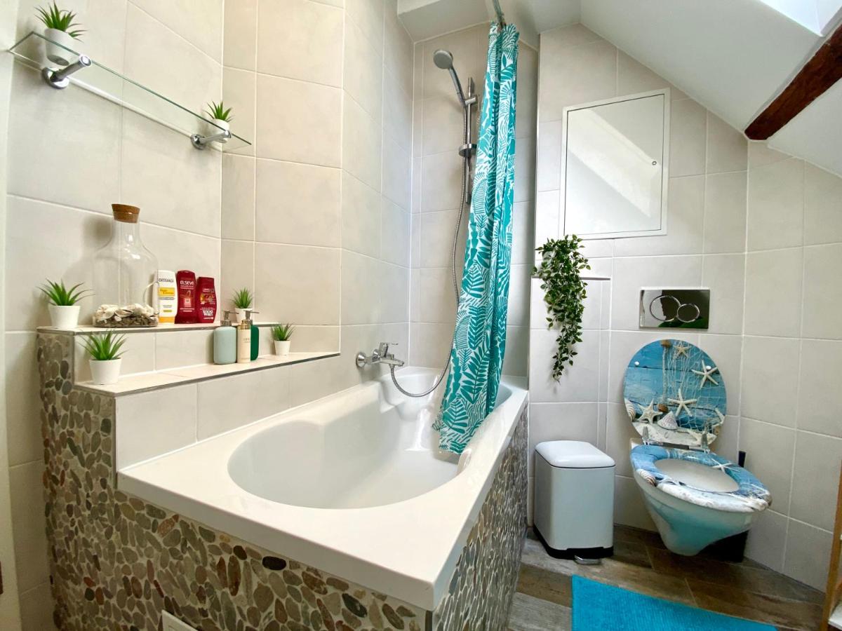 Beautiful Apt w View to Historic Town ID15 - Housity