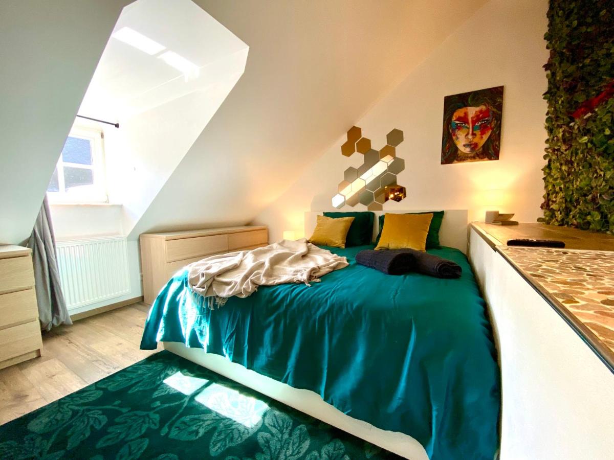 Beautiful Apt w View to Historic Town ID15 - Housity