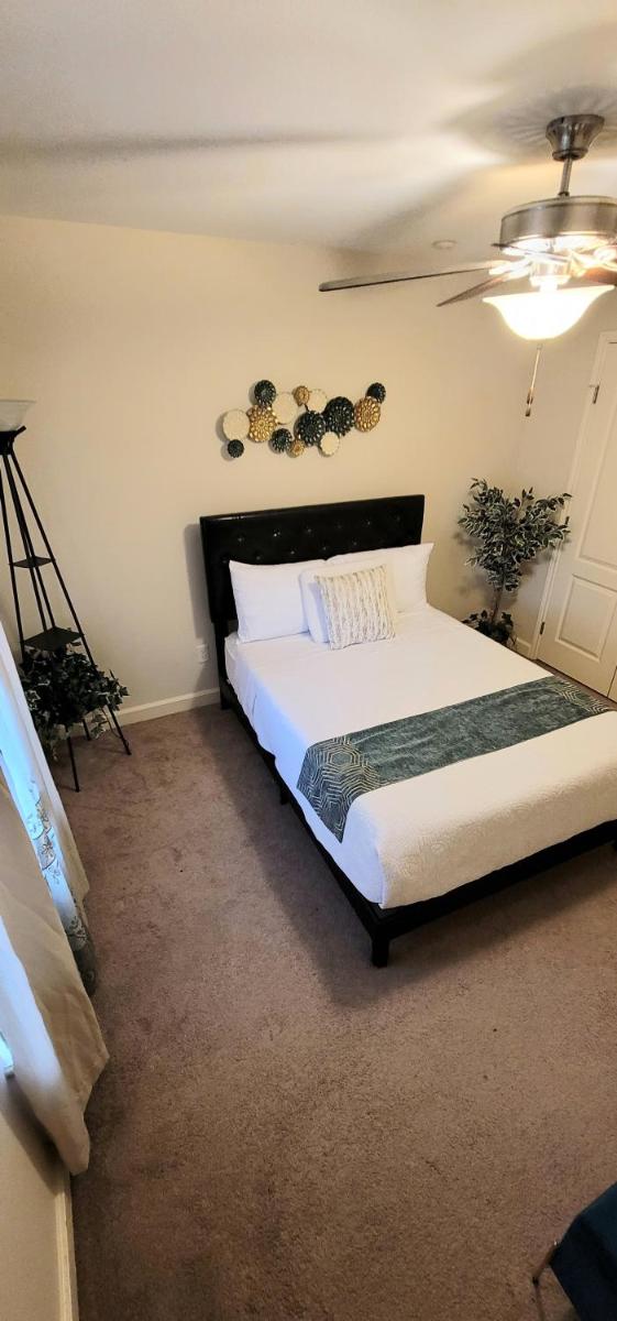 Elegant and Cozy, A perfect holiday home! - Housity