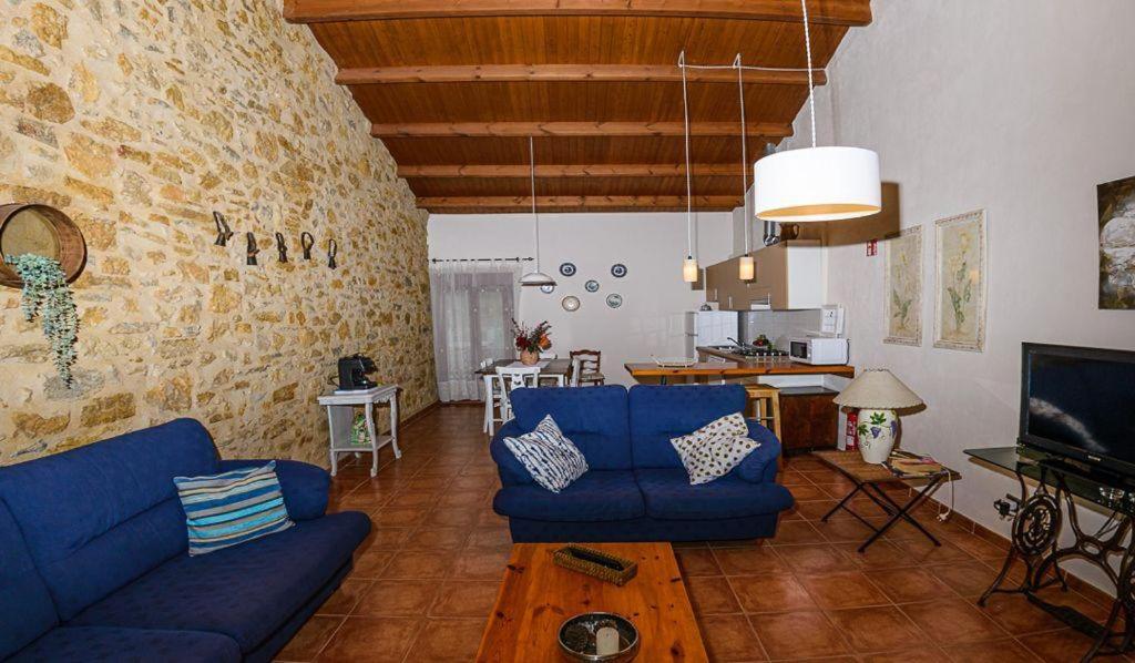 Habitour - Casa la Cenia - Housity
