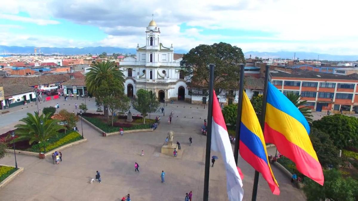 Hotel Andina Blue - Housity