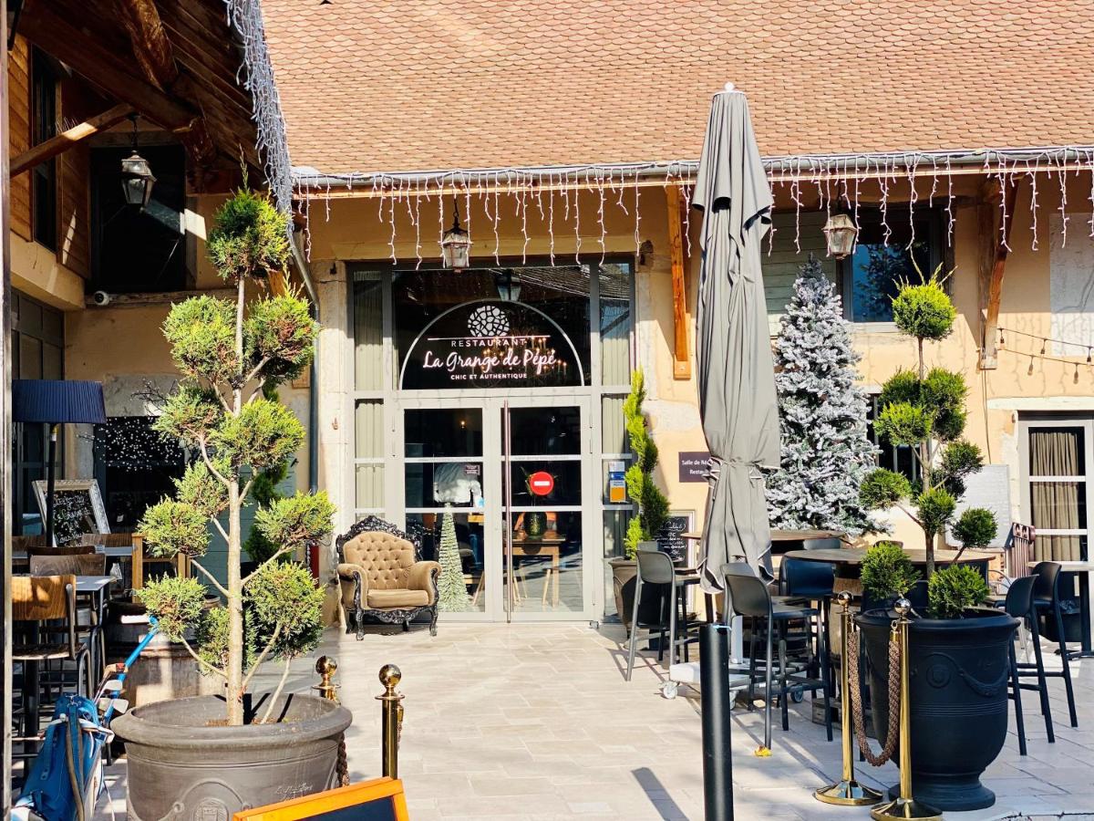 Restaurant ou autre lieu de restauration dans l'établissement Domaine de Suzel