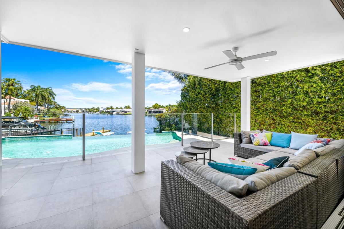 Noosa Waters Luxury Waterfront - Housity