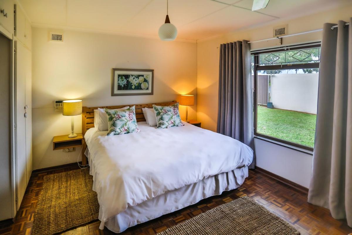 One Jack Powell House- Classic family home steps away from the beach - Housity
