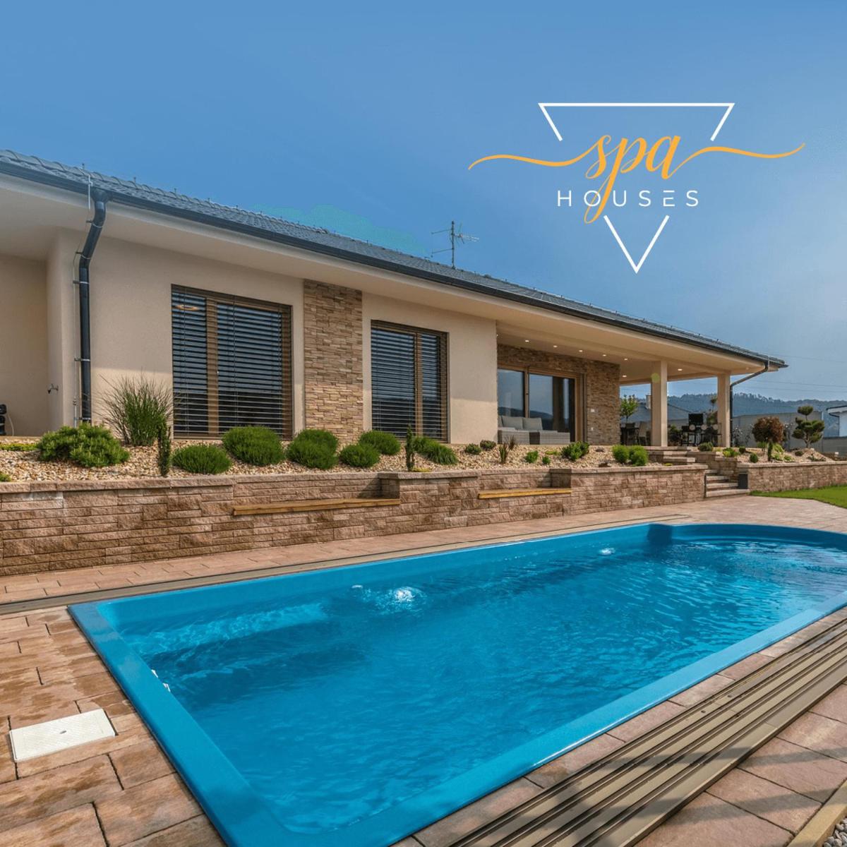 Luxury Spa Villa - Housity