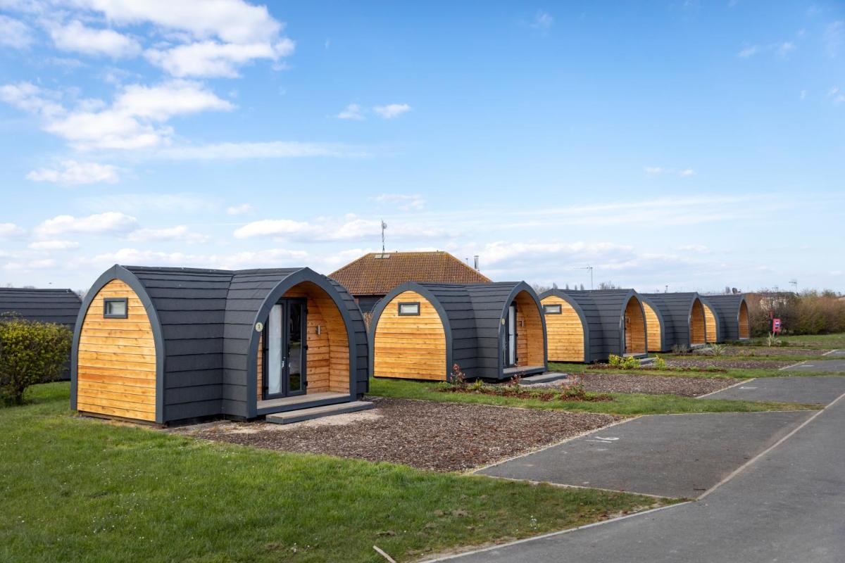 Camping Pods Trevella Holiday Park - Housity