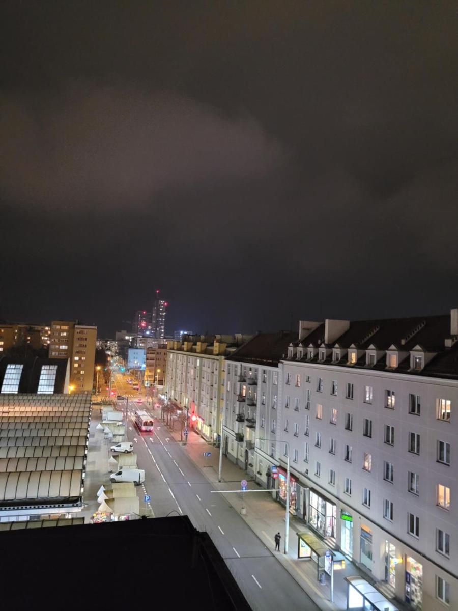 Nocleg Gdynia - City Centre Main station 170m - Housity