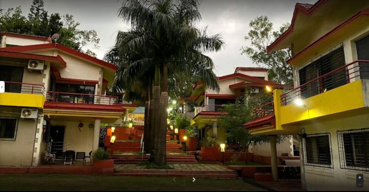 Suitetrails - Bhatia Villas 3BHK