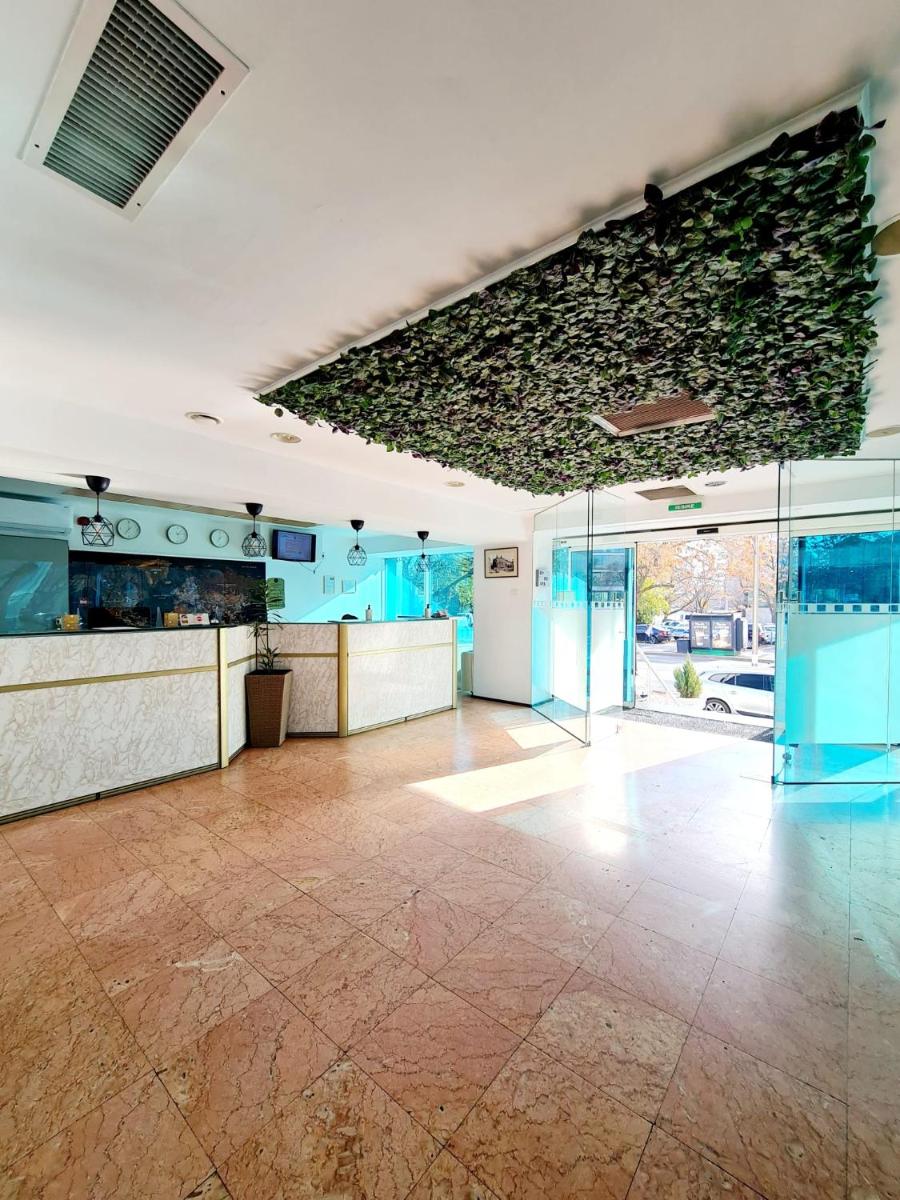 Hotel Mojo - Housity