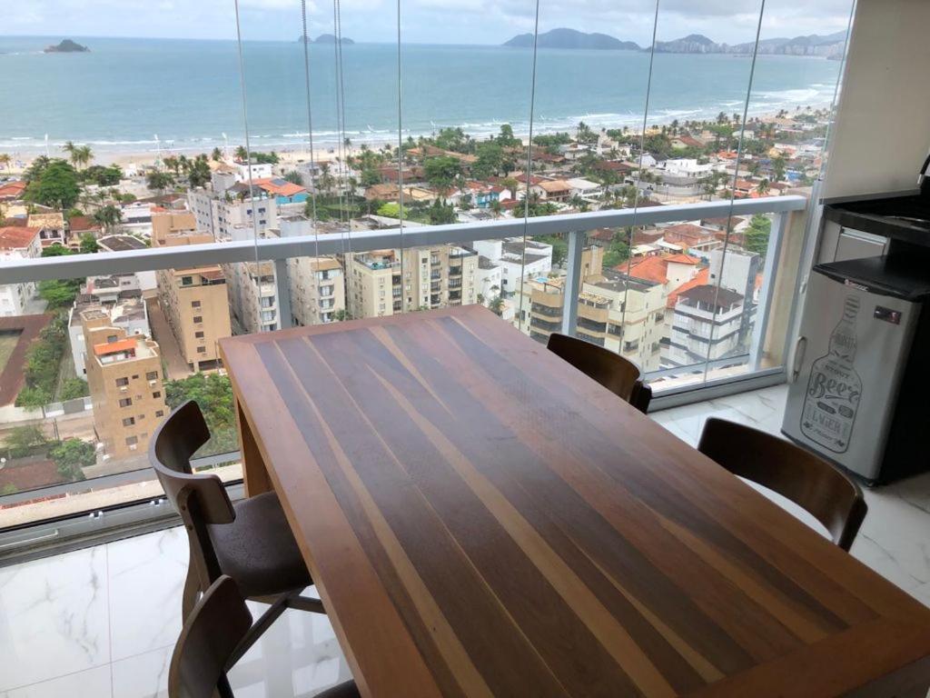 Suitetrails - Maravilhoso apartamento vista mar Enseada Guarujá