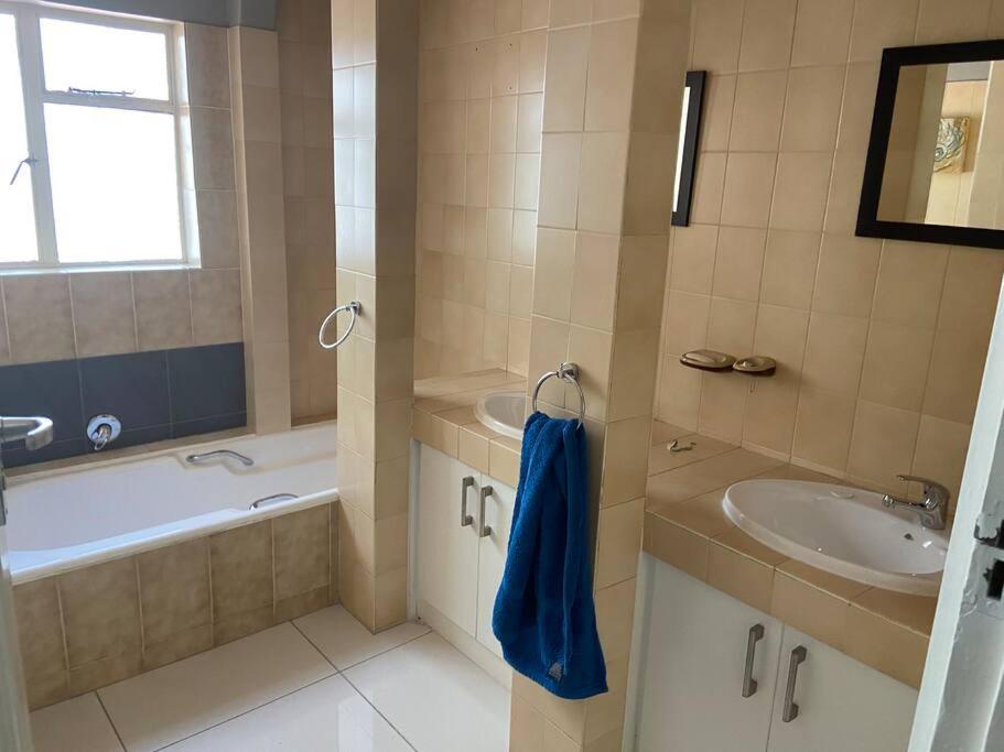 Modern Pretoria Penthouse with Amazing Views - Housity