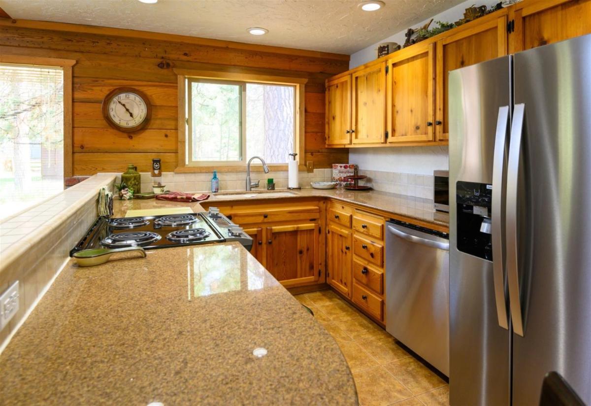 The Pinecone Lodge - Housity