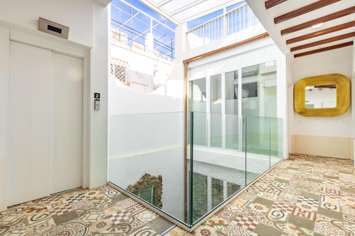 Harinas Central Apartments by Valcambre - Housity