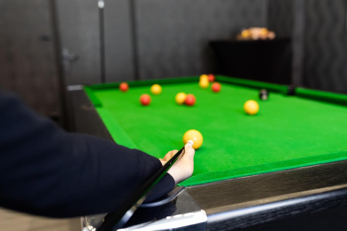 Billard dans l'établissement Hotel Regina & Spa