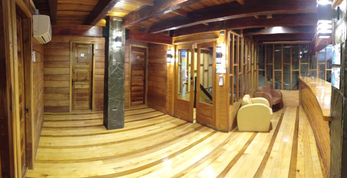 Hostal Caulle - Housity