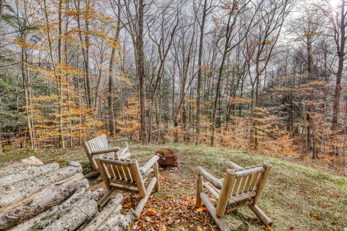 Sunny Mountainside Chalet - Housity