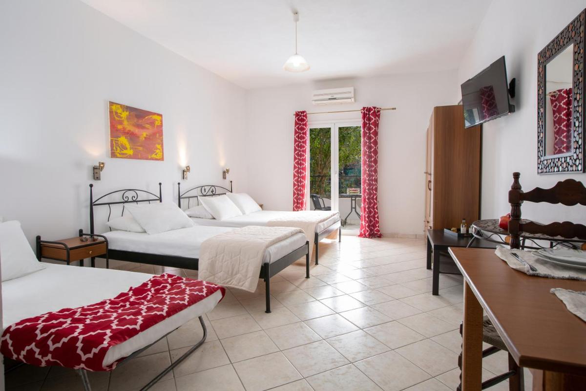 Spacious Studios Lefkada Mountain View Near Beach - Housity