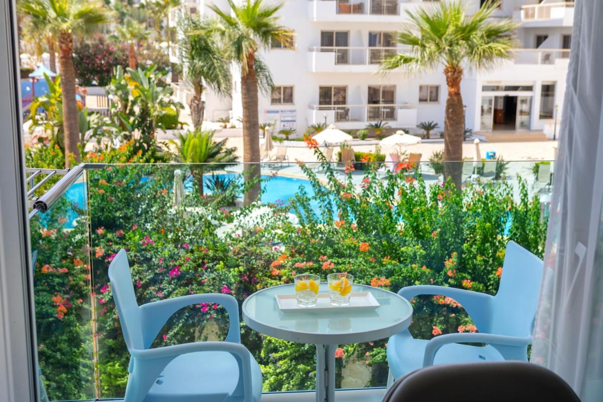 Vrissaki Beach Hotel - Housity