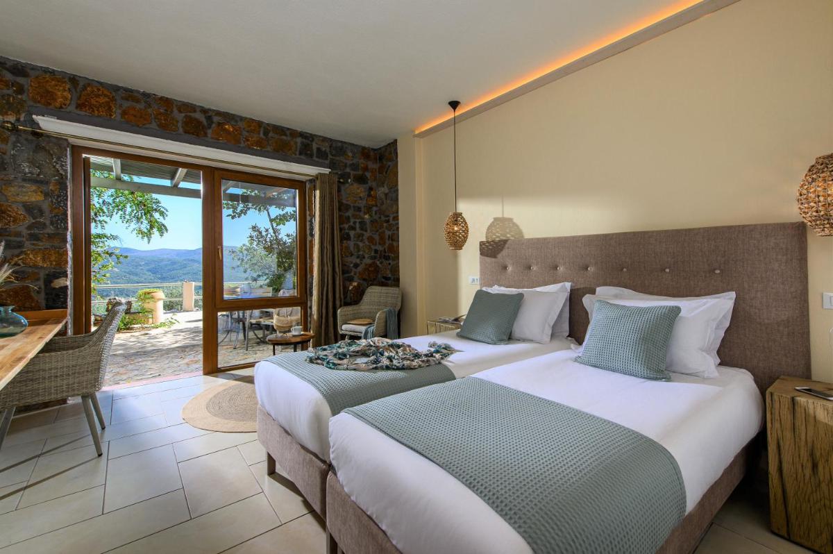 Country Hotel Velani - Housity