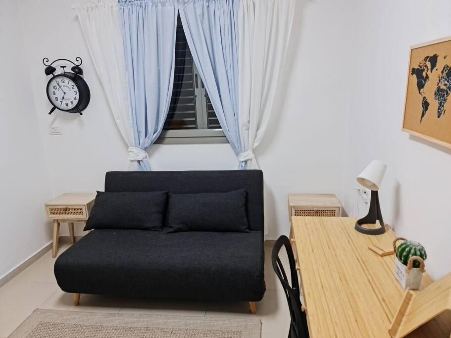 מרחק נגיעה בתקווה - Housity