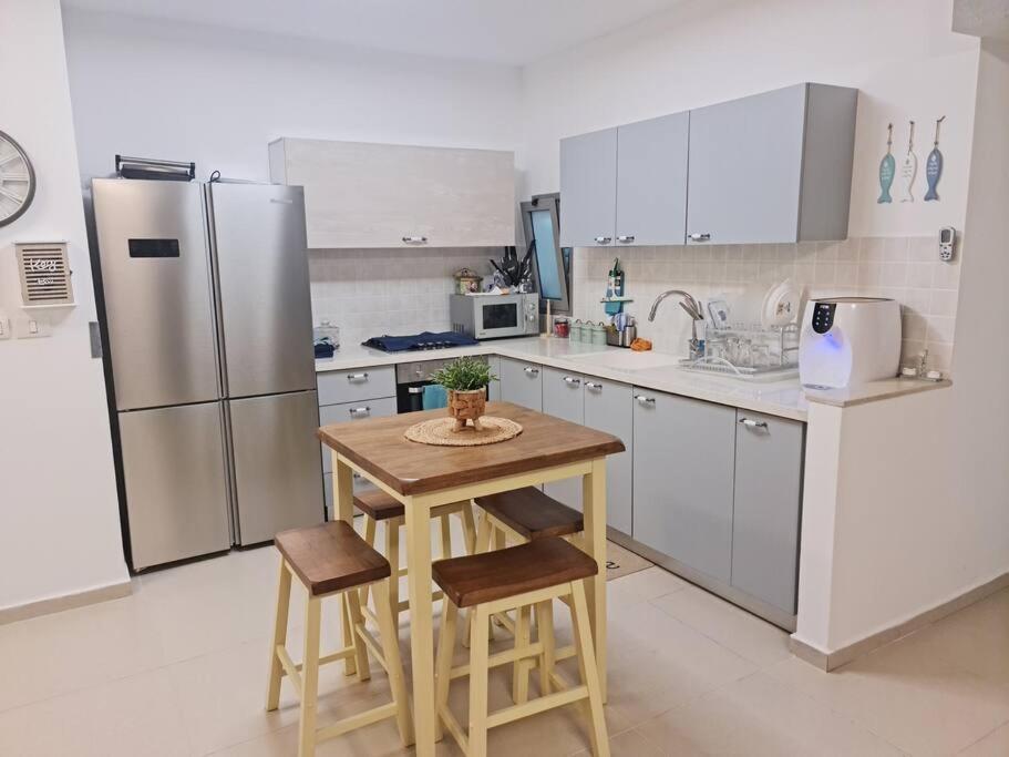 מרחק נגיעה בתקווה - Housity