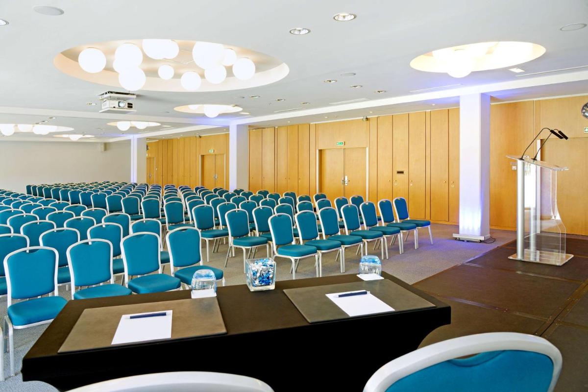 Espace de conférence ou salle de réunion dans l'établissement Radisson Blu Hotel Toulouse Airport