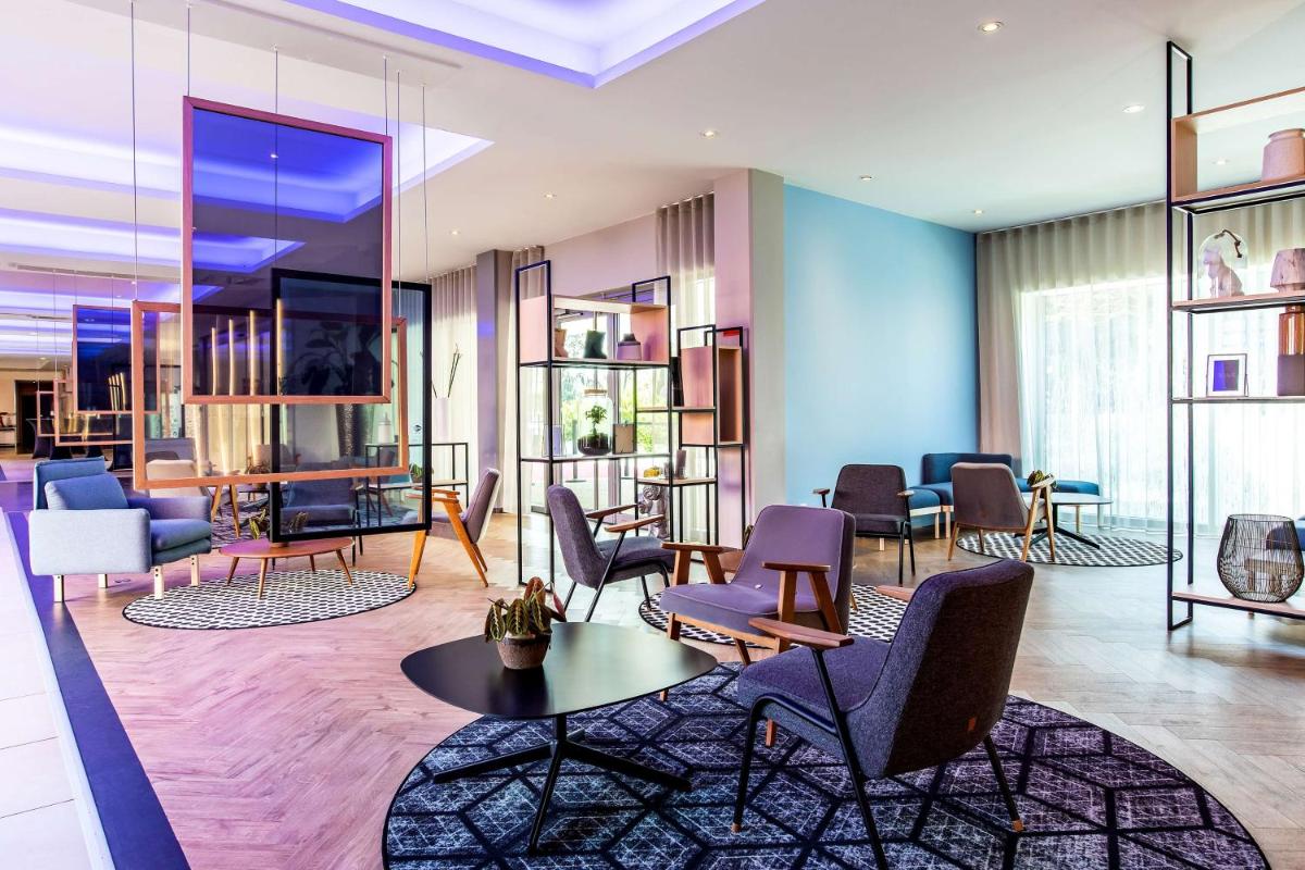 Coin salon dans l'établissement Radisson Blu Hotel Toulouse Airport