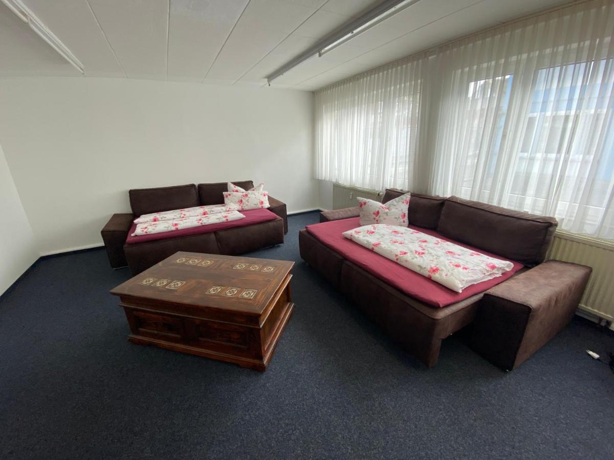 Carli's Bed-No-Breakfast - Housity