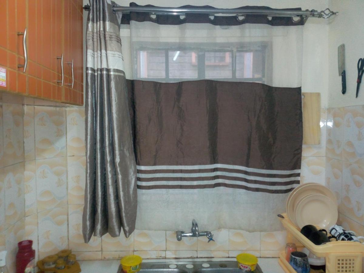 Suitetrails - 1 BD TRM Drive. WiFi & DSTV. Spacious & Quiet. Discrete location. Flowing Water & Reliable Power.