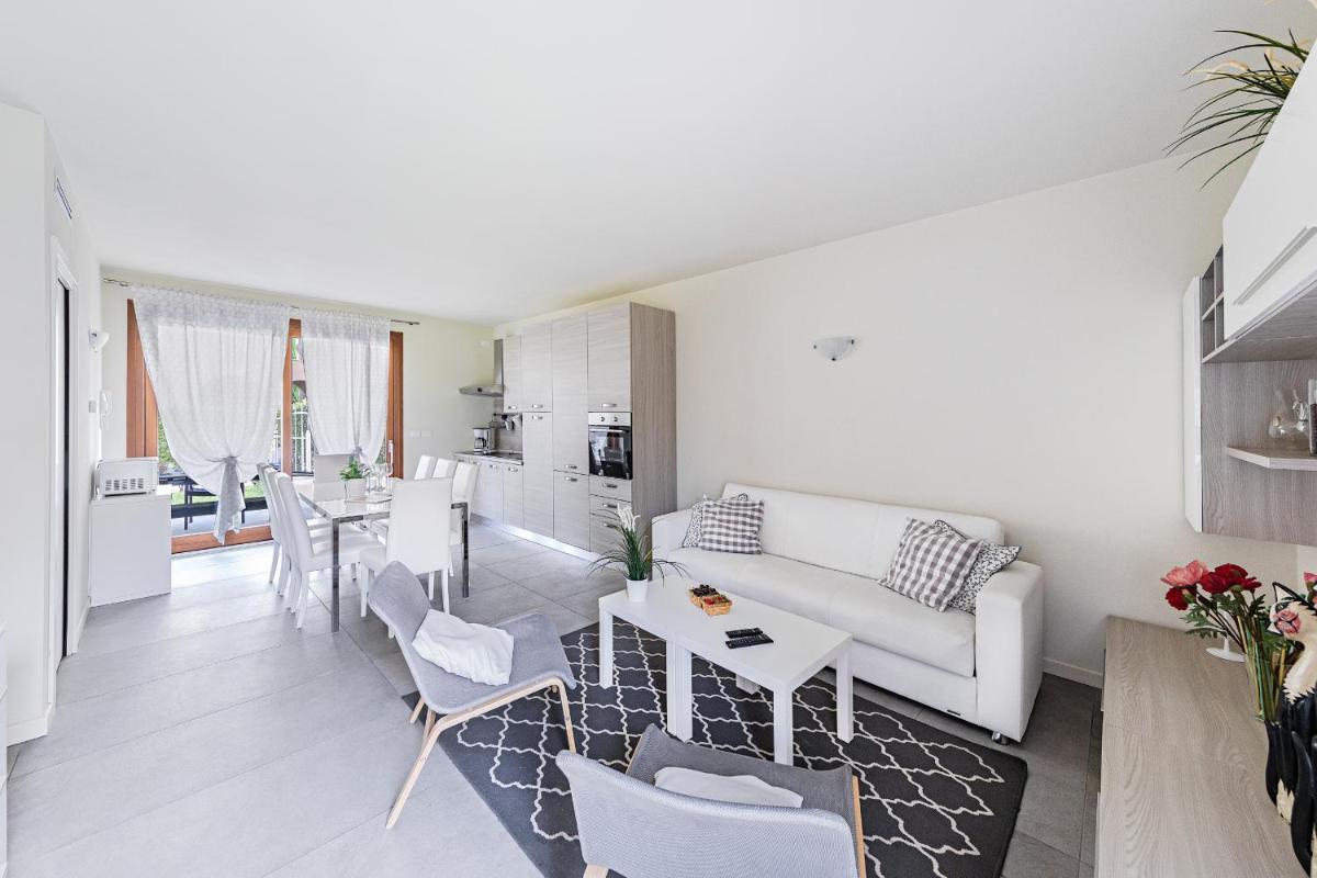 La Romantica Holiday Home by Wonderful Italy - Housity