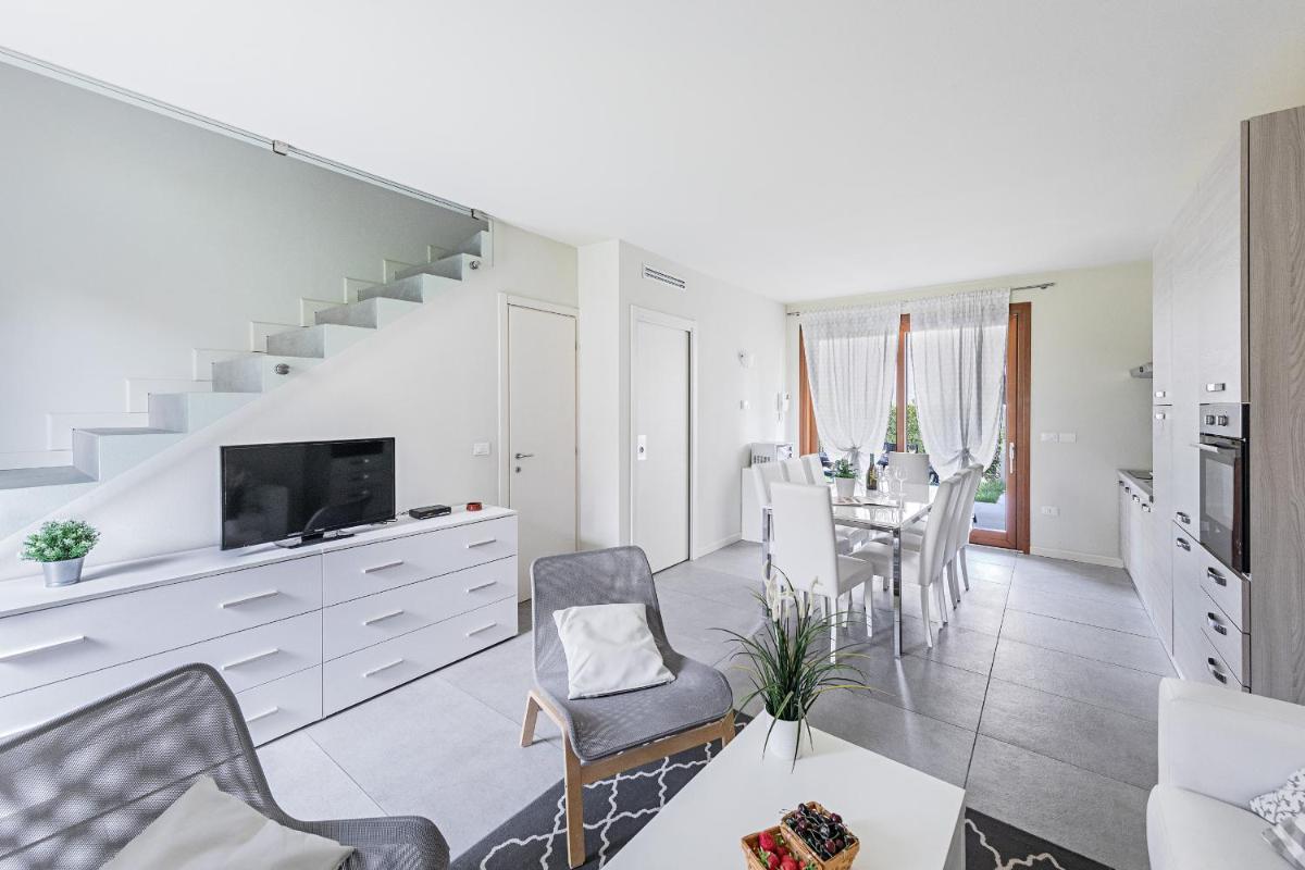 La Romantica Holiday Home by Wonderful Italy - Housity