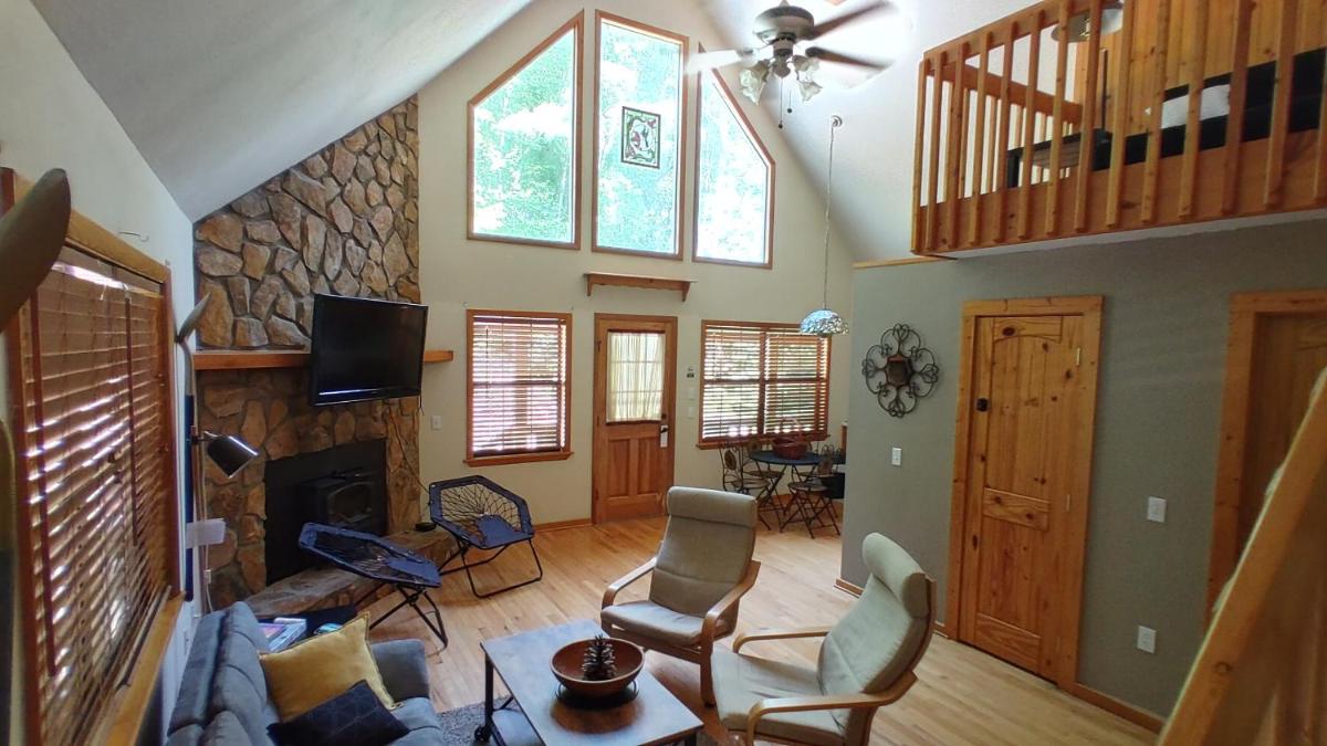 Up & Away! Mountain Cabin - Housity