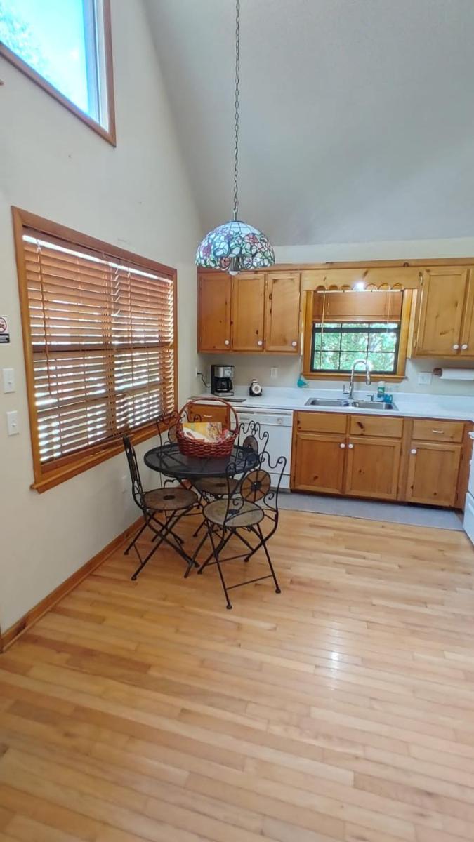 Up & Away! Mountain Cabin - Housity