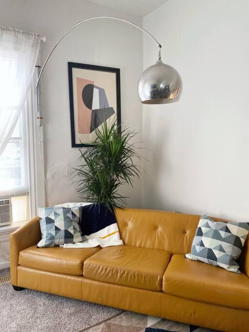 Downtown Retro Retreat # 2 - Housity