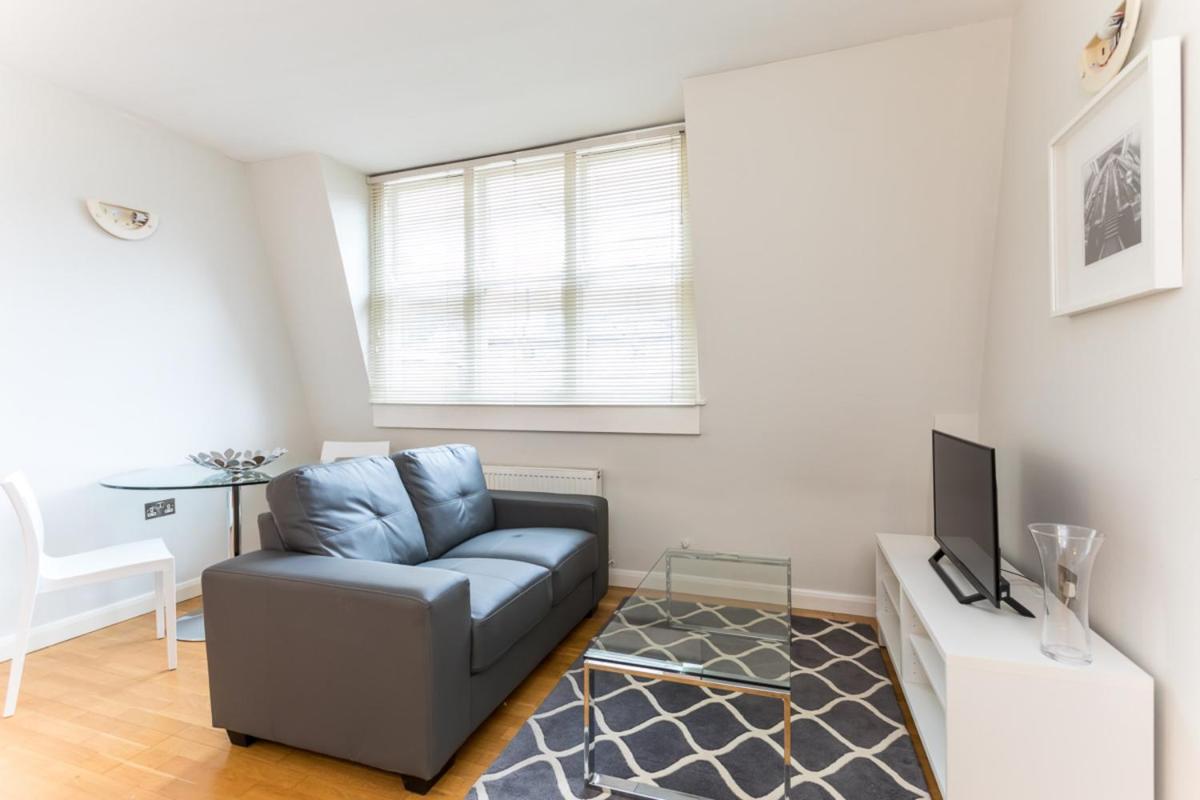 Groveland Court Apartment 1 - Housity