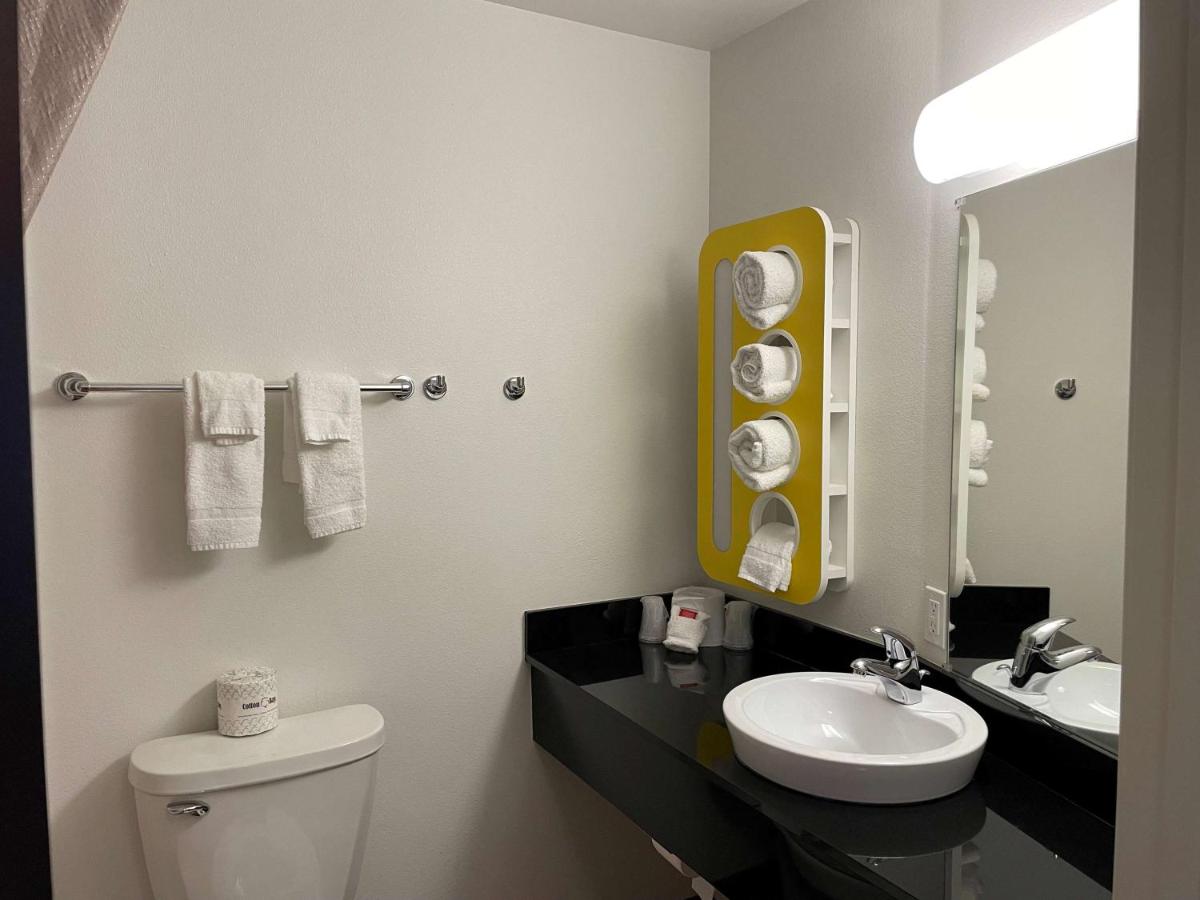 Baymont by Wyndham Williston - Housity