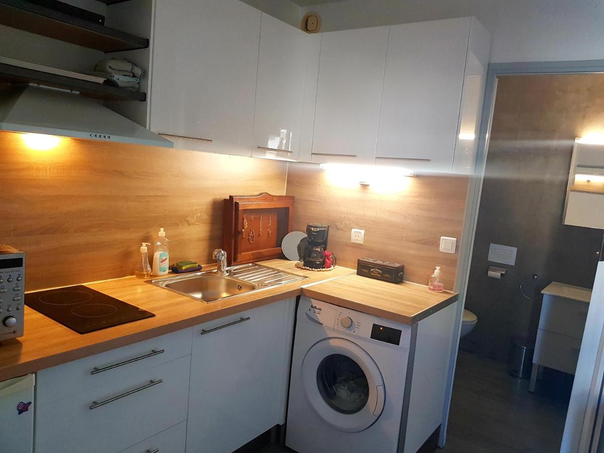 Studio climatisé classe 2 dans marina proche mer et etang - lit wifi fibre et parking privé - Housity