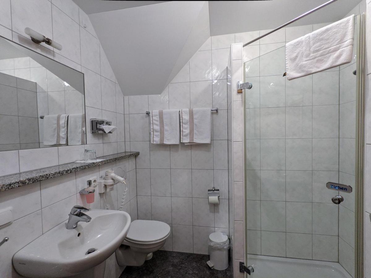 Hotel Saaletalstuben - Housity