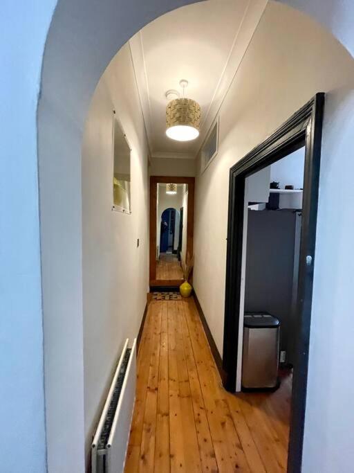 Traditional apt close to city centre & Hampden - Hizvo