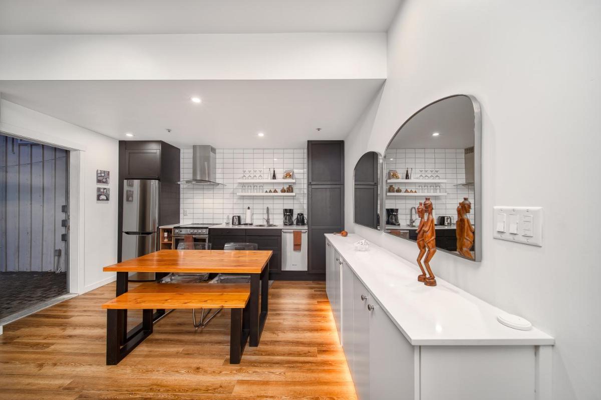 Luxury and Modern Studio at Blackcomb base - Housity