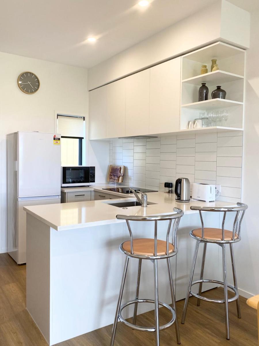 Stunning Townhouse - Walking to Botany Shopping Center - Housity