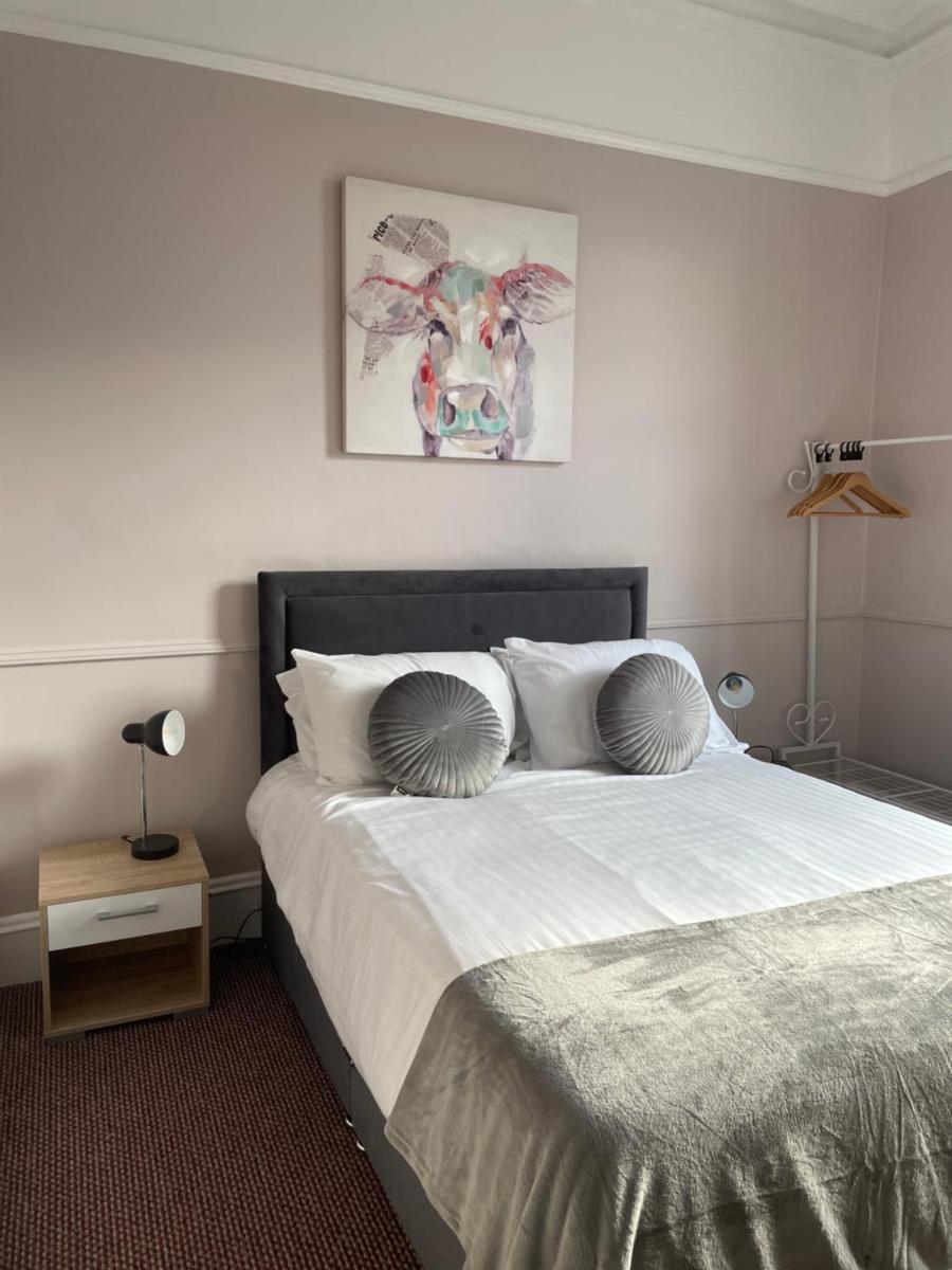 The Banks Of Ury - Housity