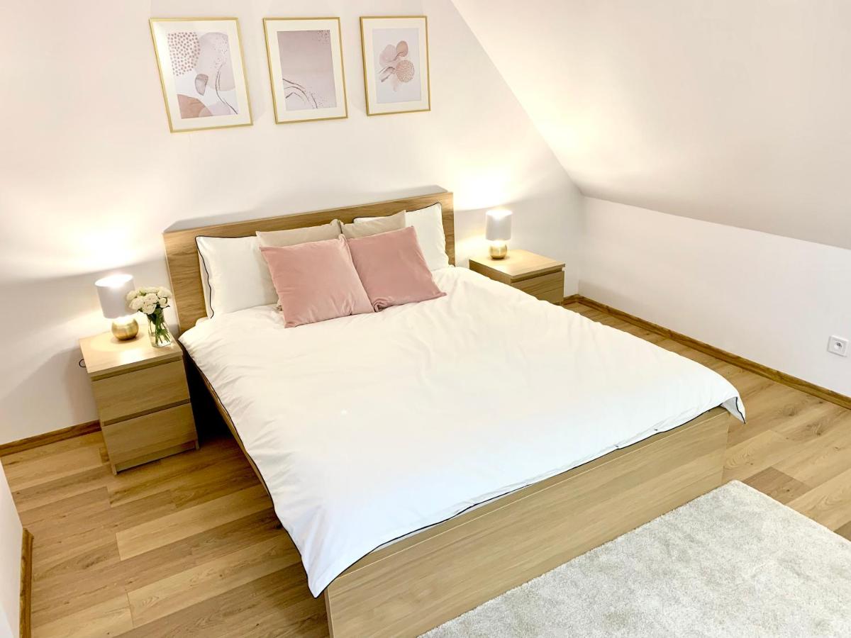 Hotel, Apartament Pod Złotym Lwem w samym centrum miasta z DARMOWYM parkingiem VII - Housity