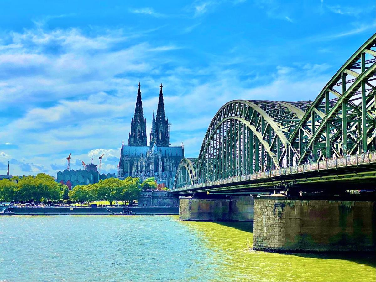 The Suite Cologne - Housity