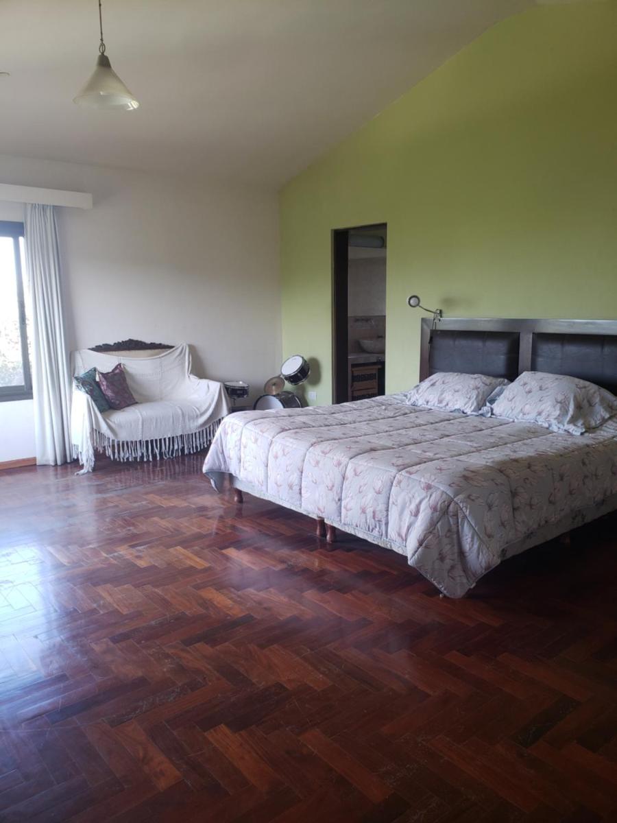 Casa con pileta en barrio privado - Housity